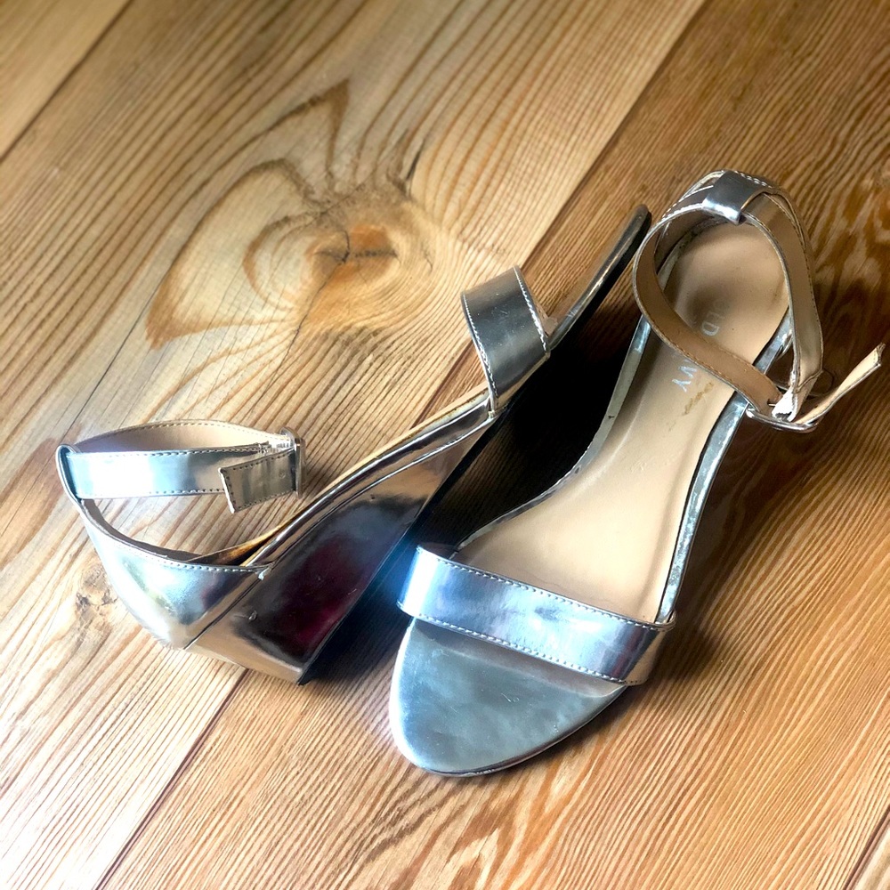 Old Navy silver wedges